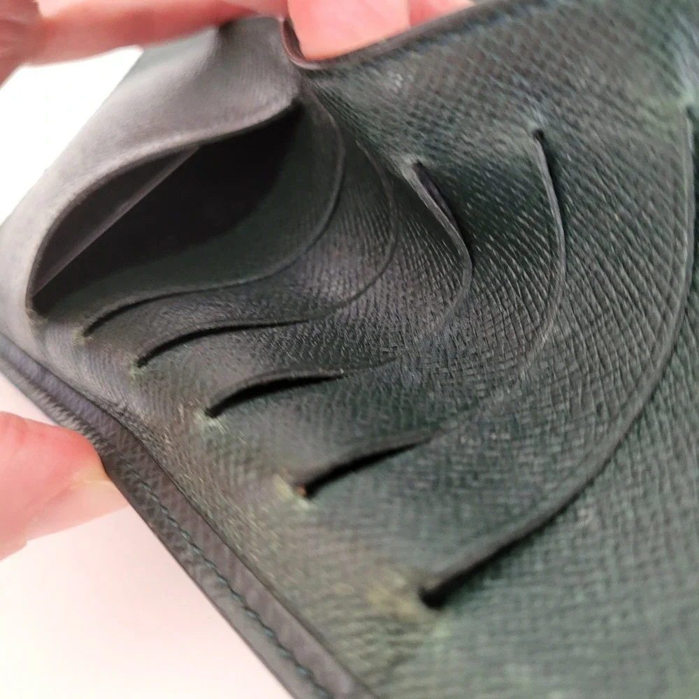 Louis Vuitton Taiga Long Wallet Bifold Green Leather MI0935 Made in France